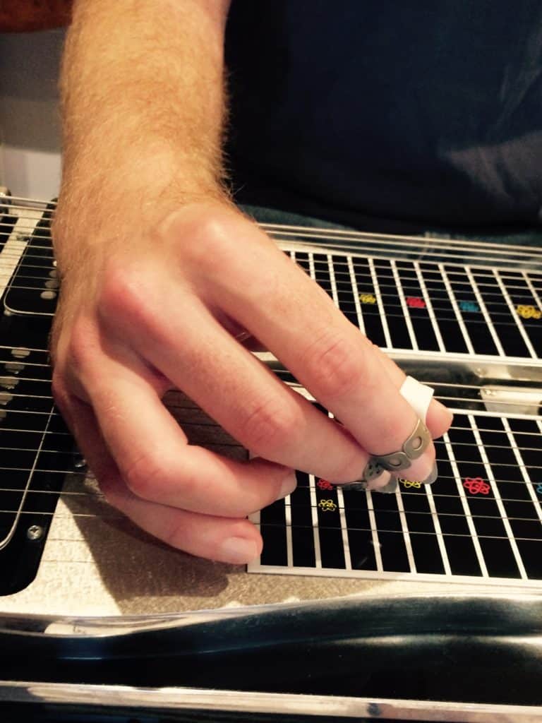 Pedal Steel Right Hand Technique: Using the Ring Finger as an Anchor